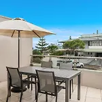 Byron Bay Accom Unit 1 2 Fletcher Street Pipis On The Beach 1