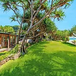 Fuller Holidays - Belongil Beachside Cottage