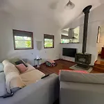 Byron Home In Quiet Bush Land, Close To Town