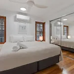 Waterview Beachside Apartment - Palms 2