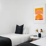 A Perfect Stay - Clique 1