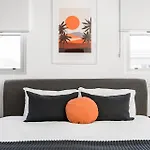 A Perfect Stay - Clique 1