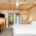 Tallow Beach Motel (Adults Only)