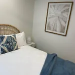 Sunny Palm Cottage Byron Bay - Brand New