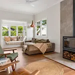 Fuller Holidays - Daisy\'S Beach House - Burns St Byron Town