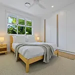 Fuller Holidays - The Cedrics 2 - Luxury Home With Swimming Pool Byron Town