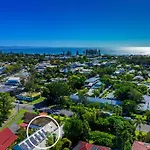 Fuller Holidays - The Cedrics 2 - Luxury Home With Swimming Pool Byron Town