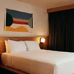 The Sunseeker, Byron Bay