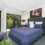 Calinda Sol 2 @ Clarkes Beach