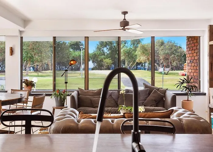 Byron Pacific Apartments - On Clarkes Beach