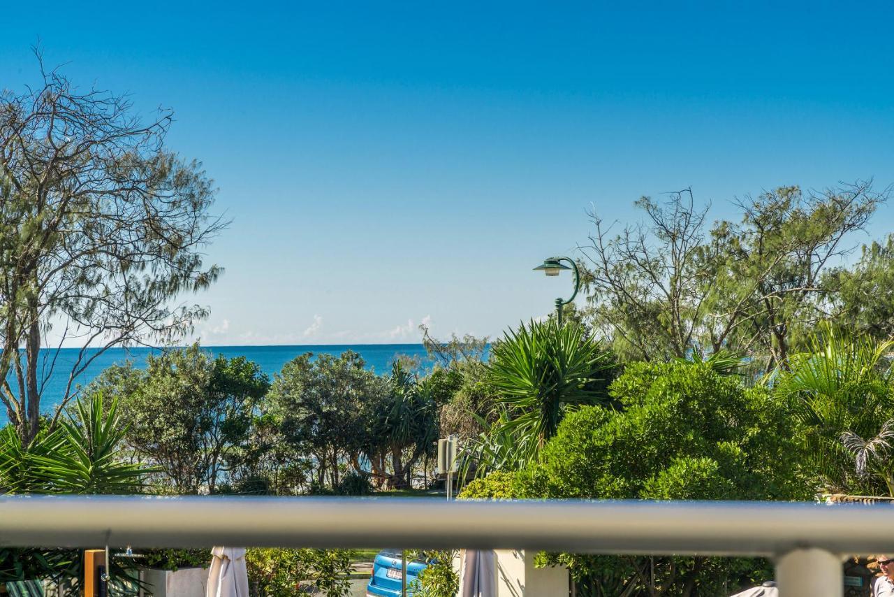Aparthotel Bayview Beachfront Apartments, In Town Right On The