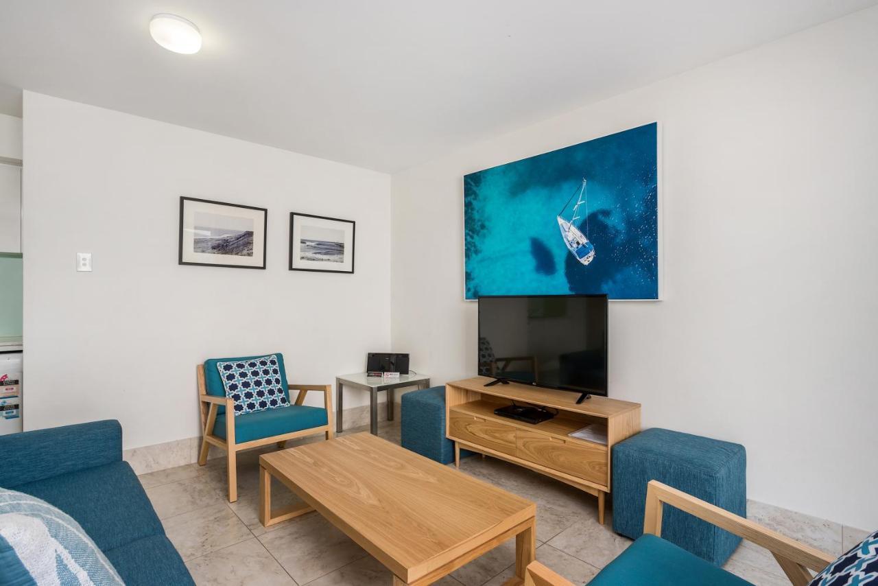 Bayview Beachfront Apartments, In Town Right On The Aparthotel Byron Bay