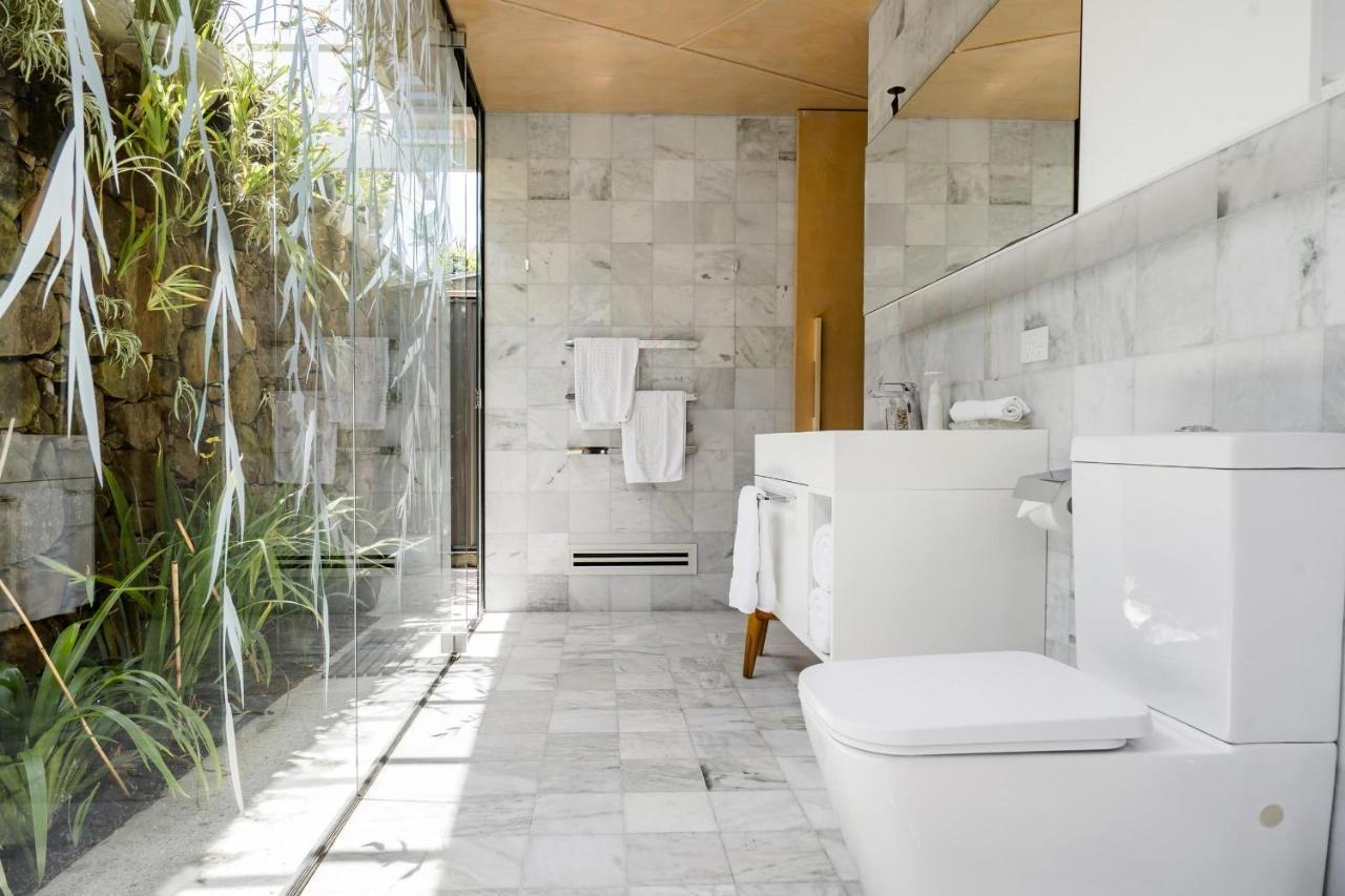 Buhwi Bira - Studio Byron Bay