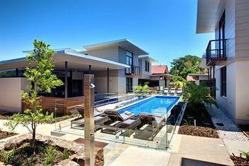 Byron Lux Villa