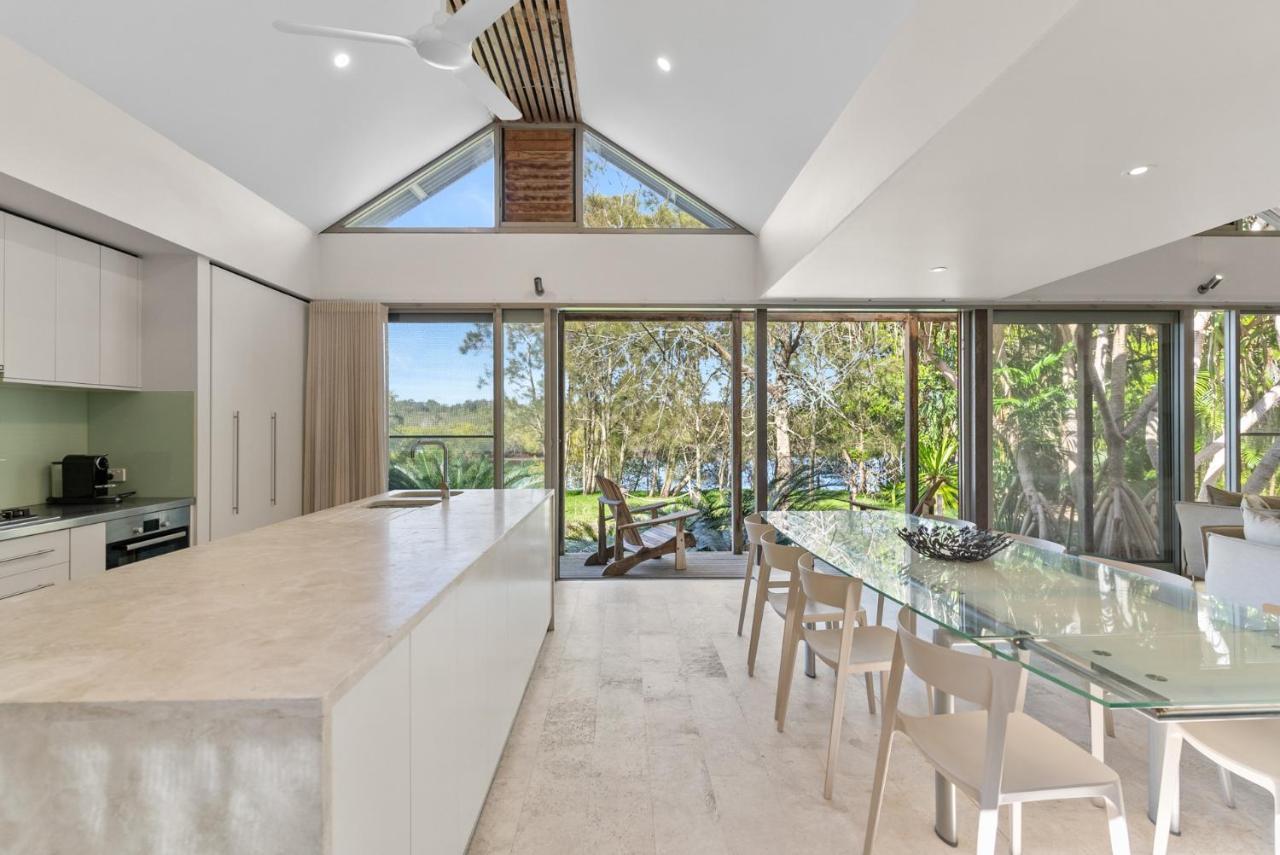 Fuller Holidays - Belongil Pavilion House, 18a Childe St Holiday home Byron Bay