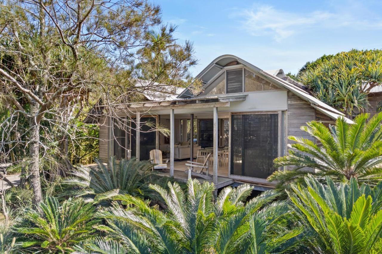 Fuller Holidays - Belongil Pavilion House, 18a Childe St Byron Bay