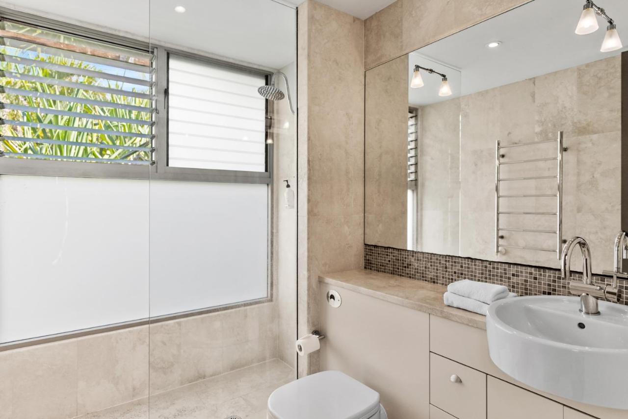 Fuller Holidays - Belongil Pavilion House, 18a Childe St Holiday home Byron Bay