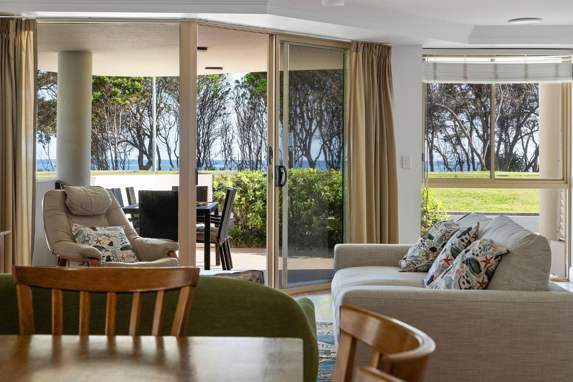 Waterview Beachside - Palms 2 Apartment *