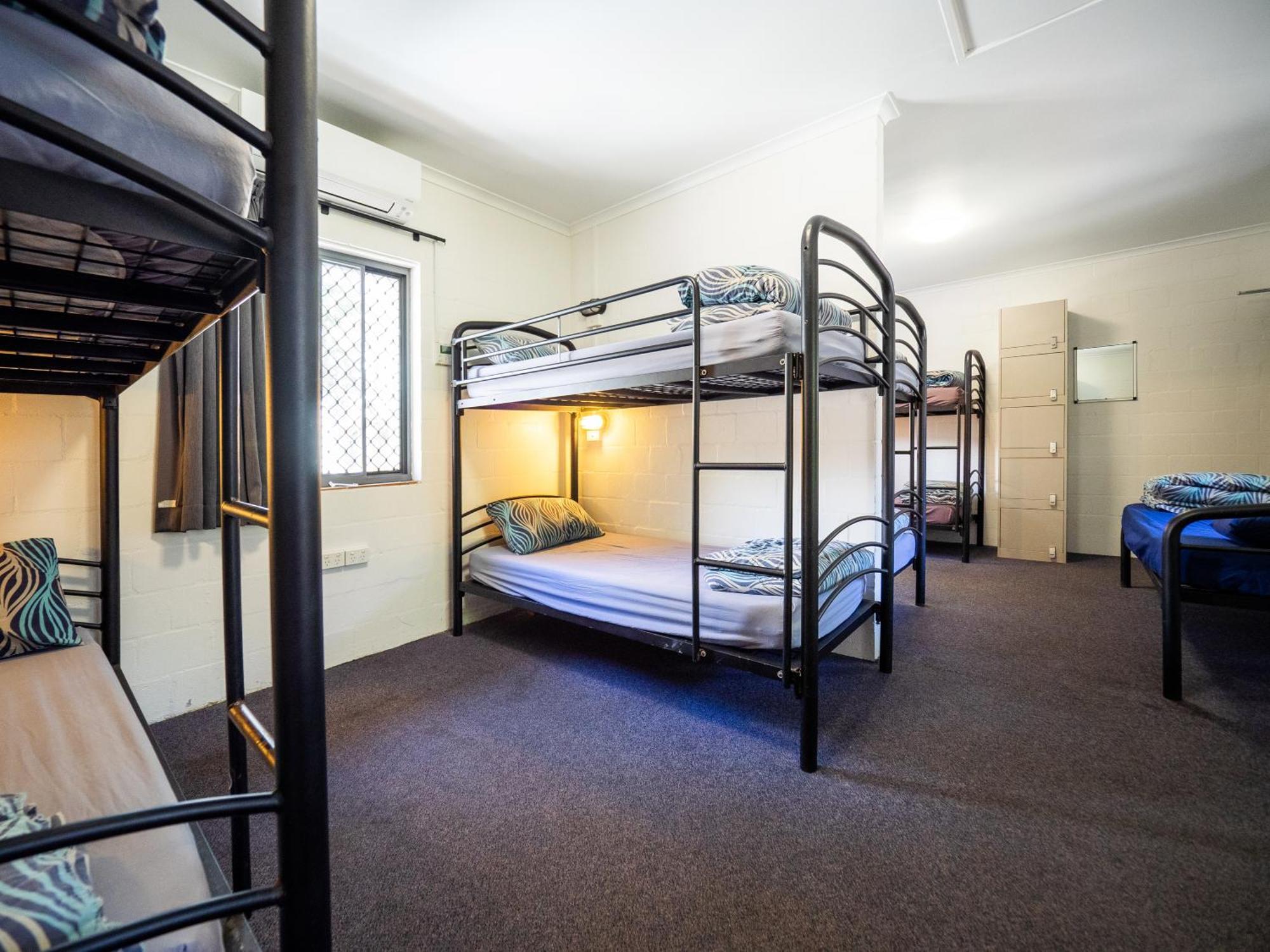 Yha Cape Byron, *