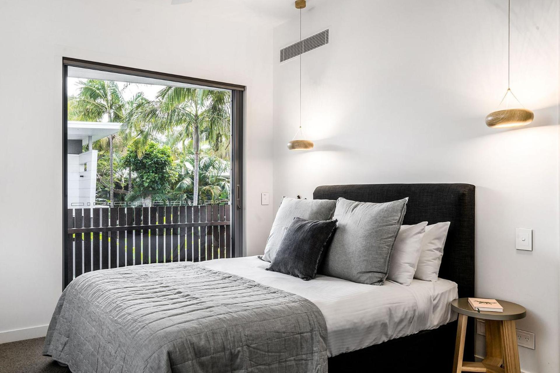 Kokos Beach House 2 - Belongil Beach Pad With Pool Holiday home Byron Bay