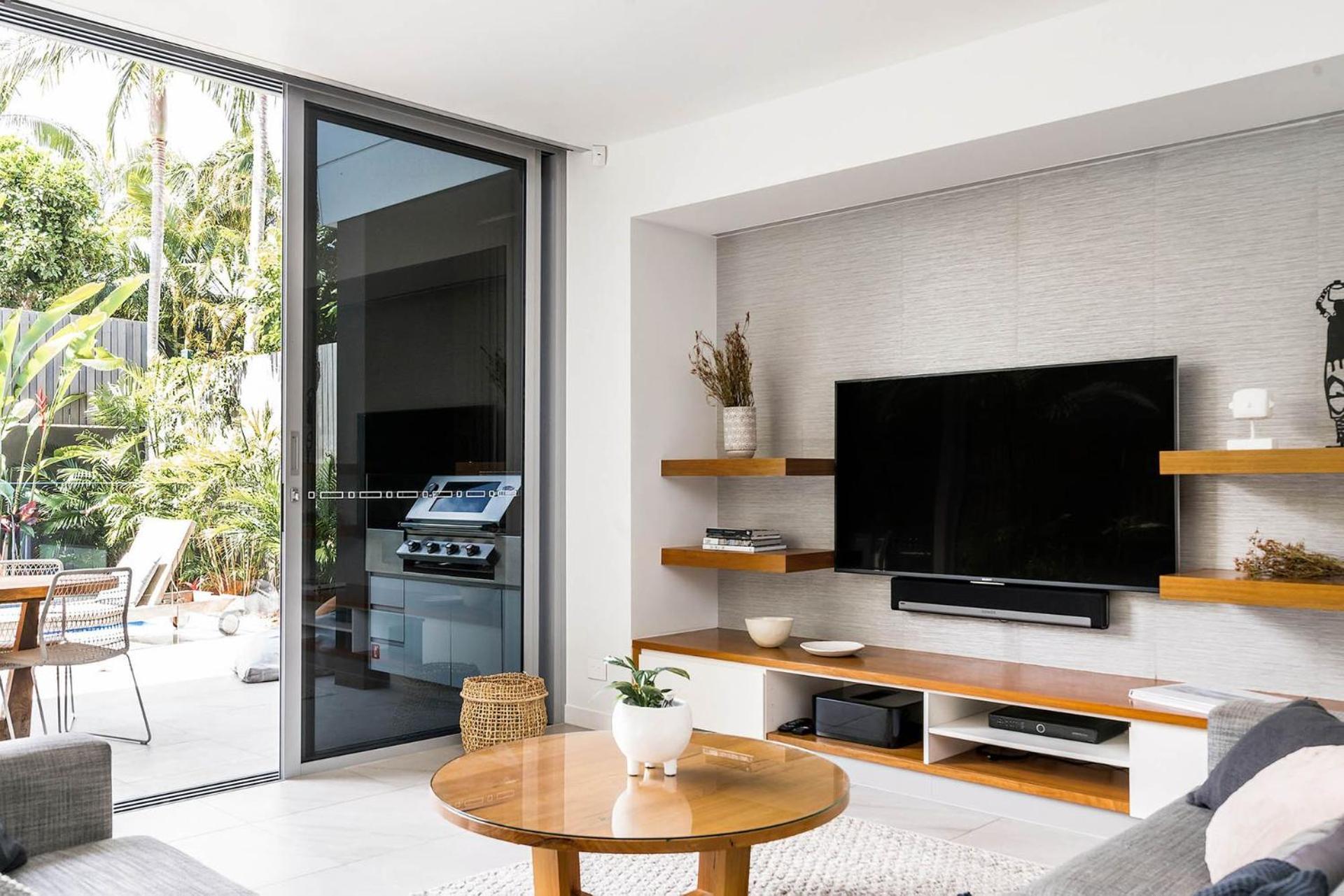 Kokos Beach House 2 - Belongil Beach Pad With Pool * Byron Bay
