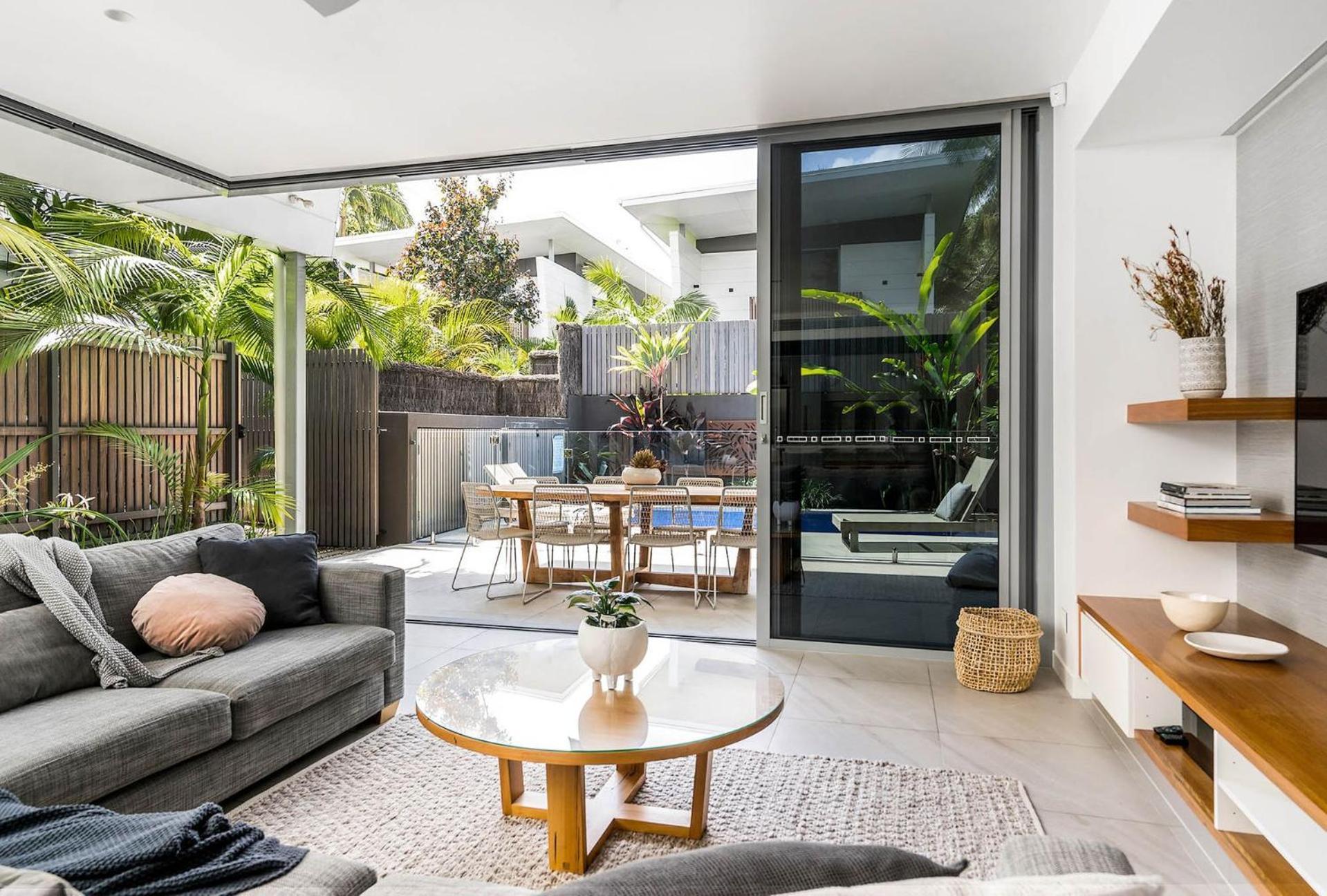 Kokos Beach House 2 - Belongil Beach Pad With Pool Holiday home