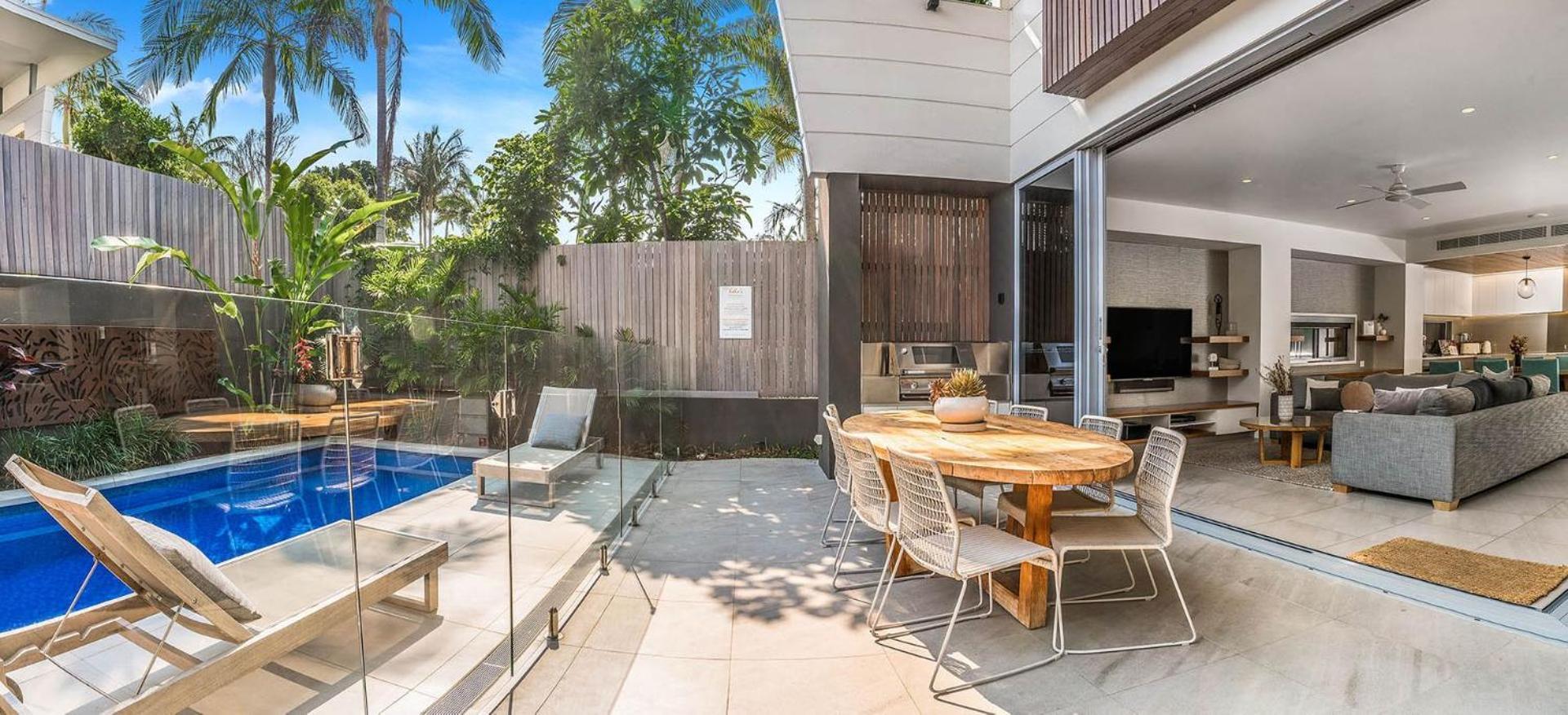Kokos Beach House 2 - Belongil Beach Pad With Pool Holiday home