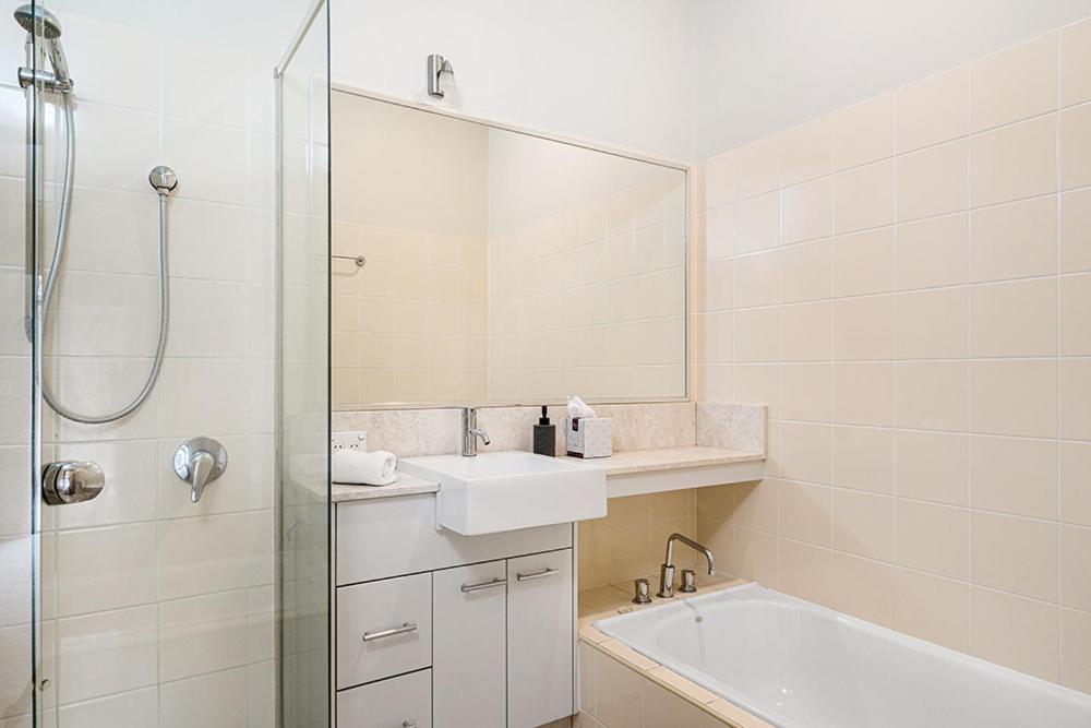 Apartment Unit 1 2 Fletcher Street Pipis On The 1