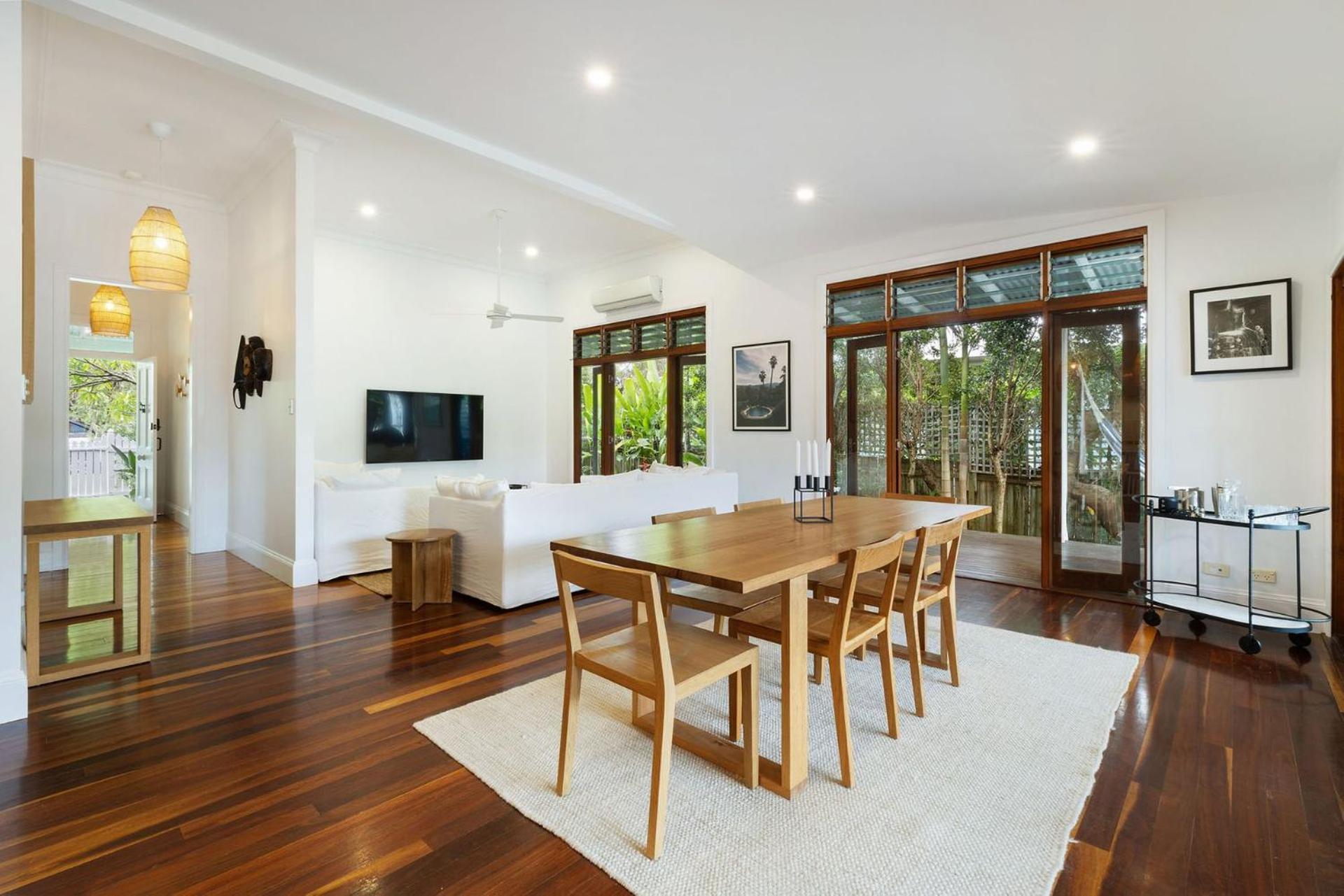 Margaret - Walk To Town & Main Byron Bay