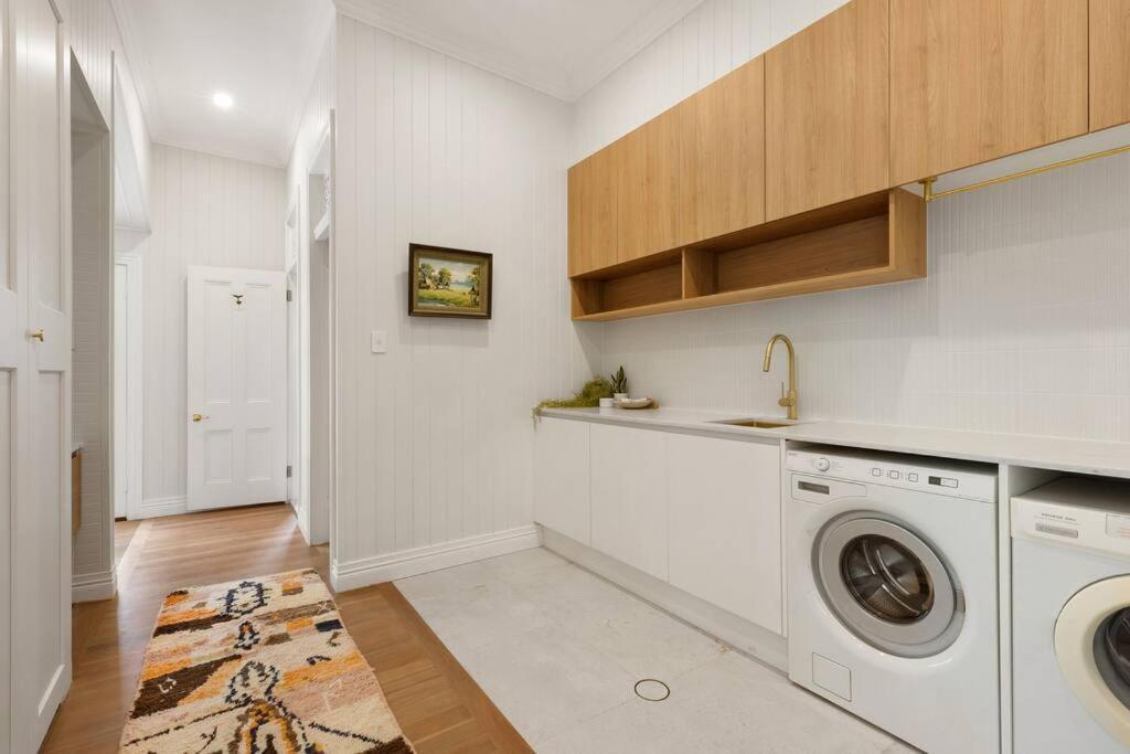 Fuller Holidays - Daisy's House - Burns St Byron Town Holiday home *