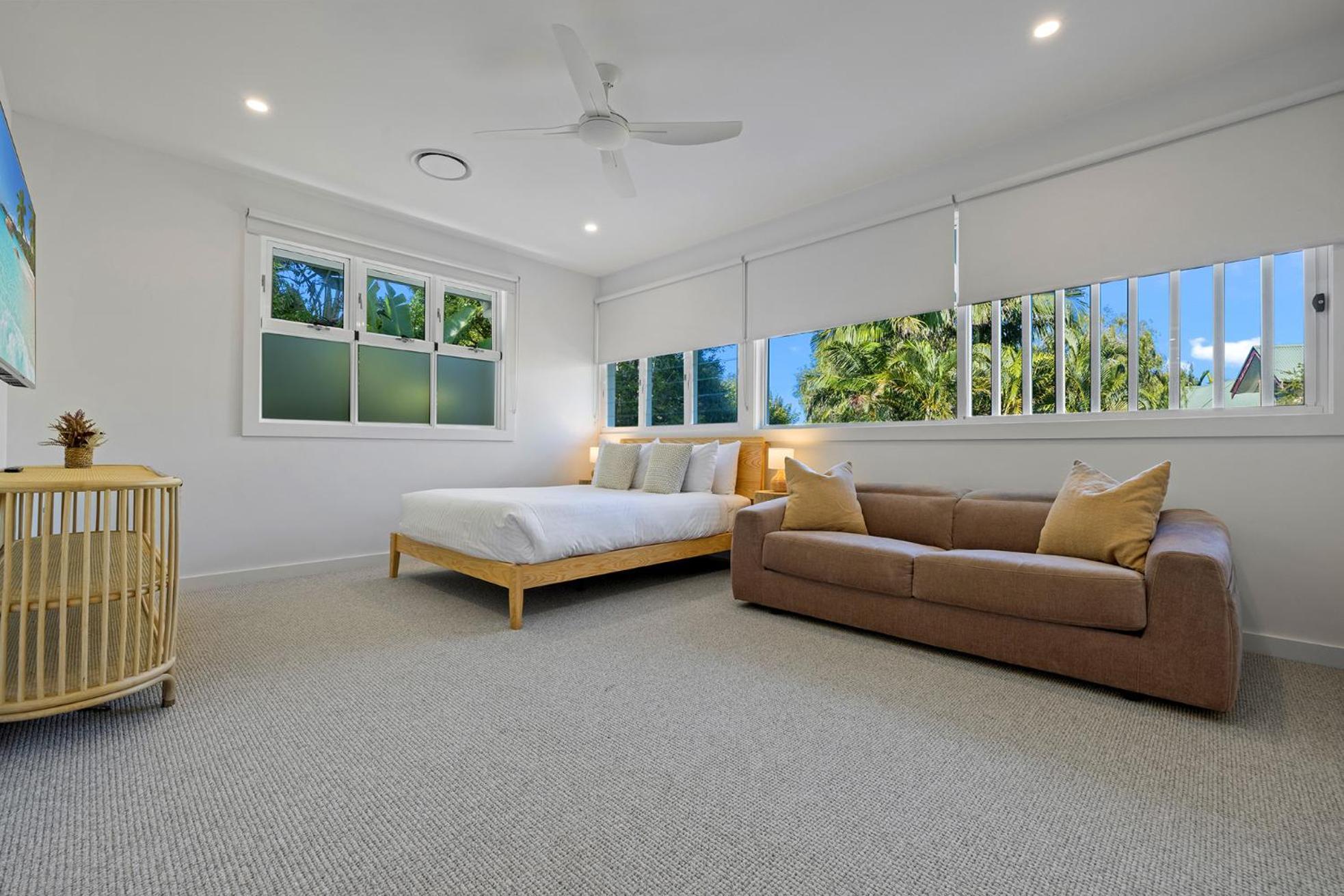 Fuller Holidays - The Cedrics 2 - Luxury With Swimming Pool Byron Town Holiday home