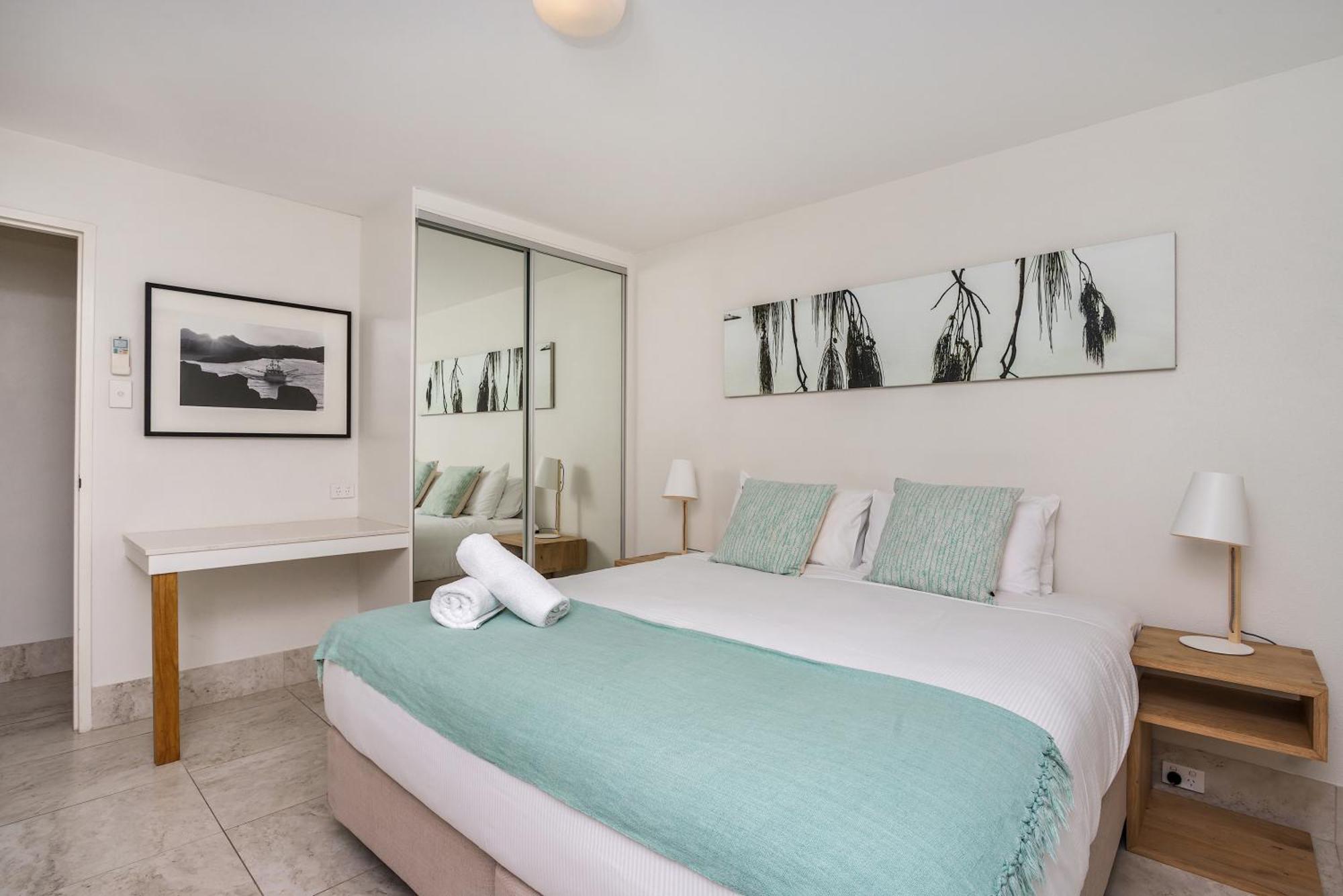 Bayview Beachfront Apartments, In Town Right On The