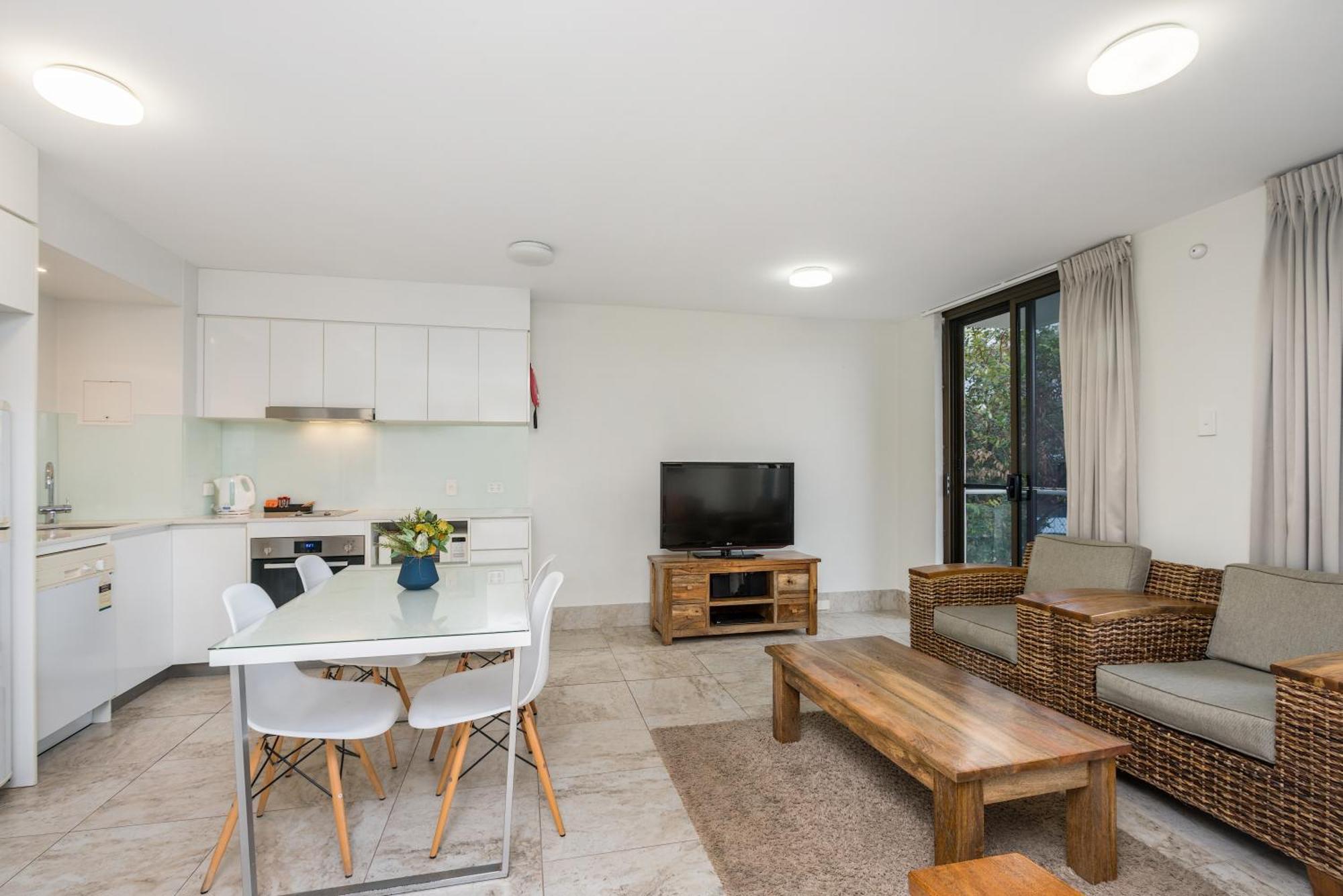 Bayview Beachfront Apartments, In Town Right On The