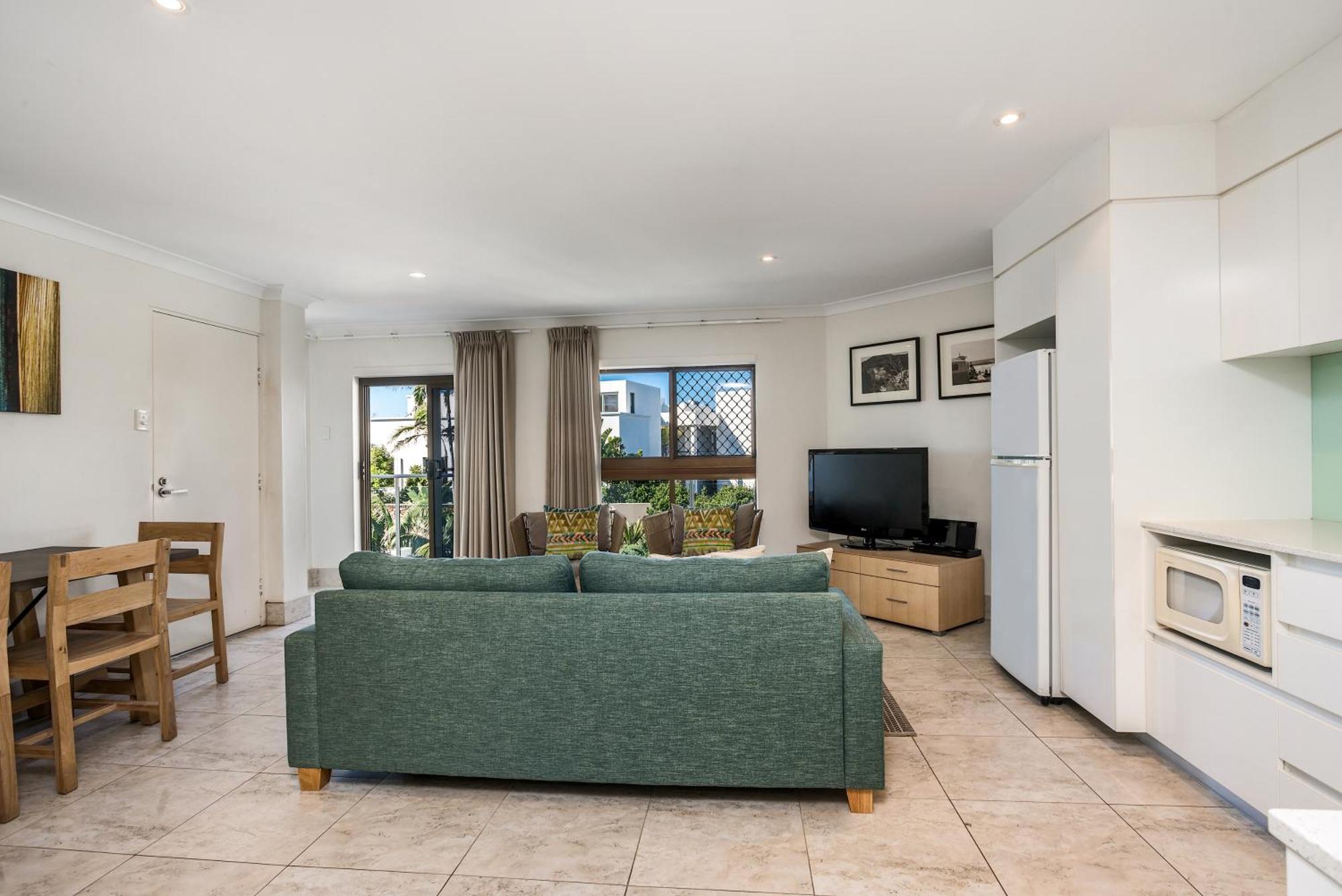 Bayview Beachfront Apartments, In Town Right On The Byron Bay