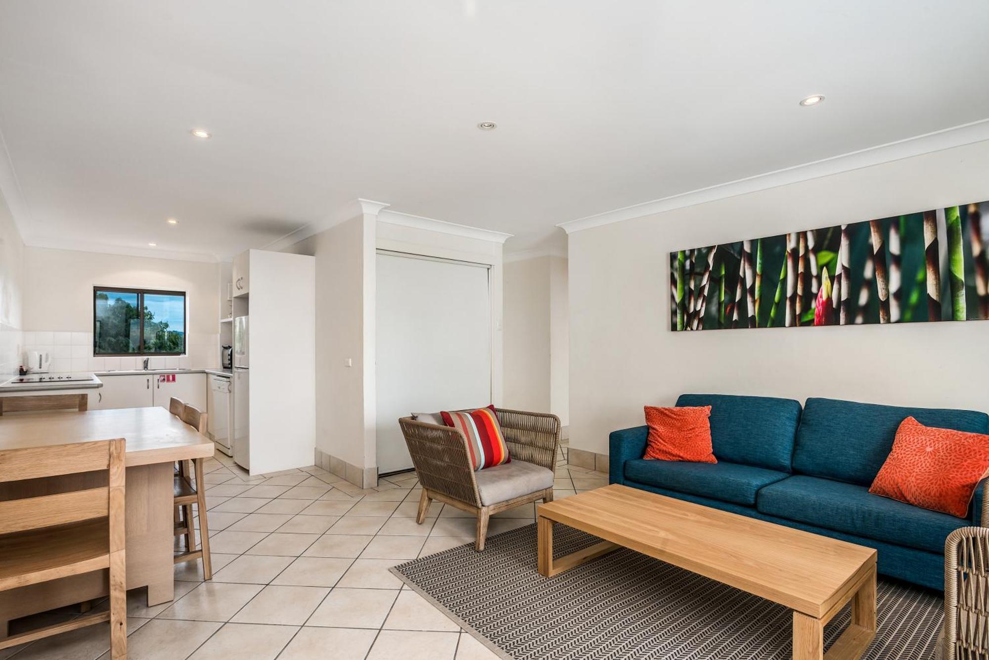 Aparthotel Bayview Beachfront Apartments, In Town Right On The Byron Bay