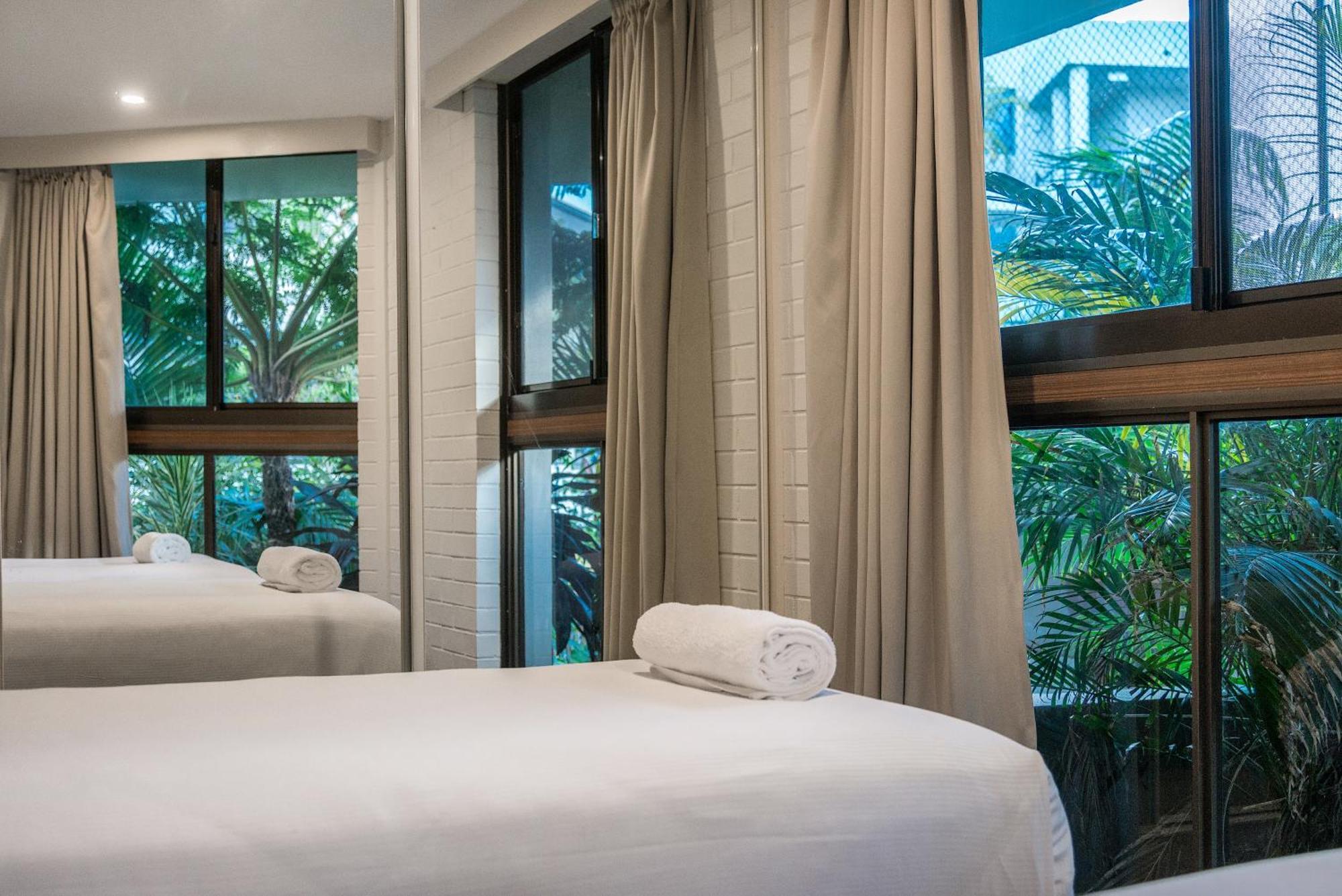 Bayview Beachfront Apartments, In Town Right On The 4* Byron Bay