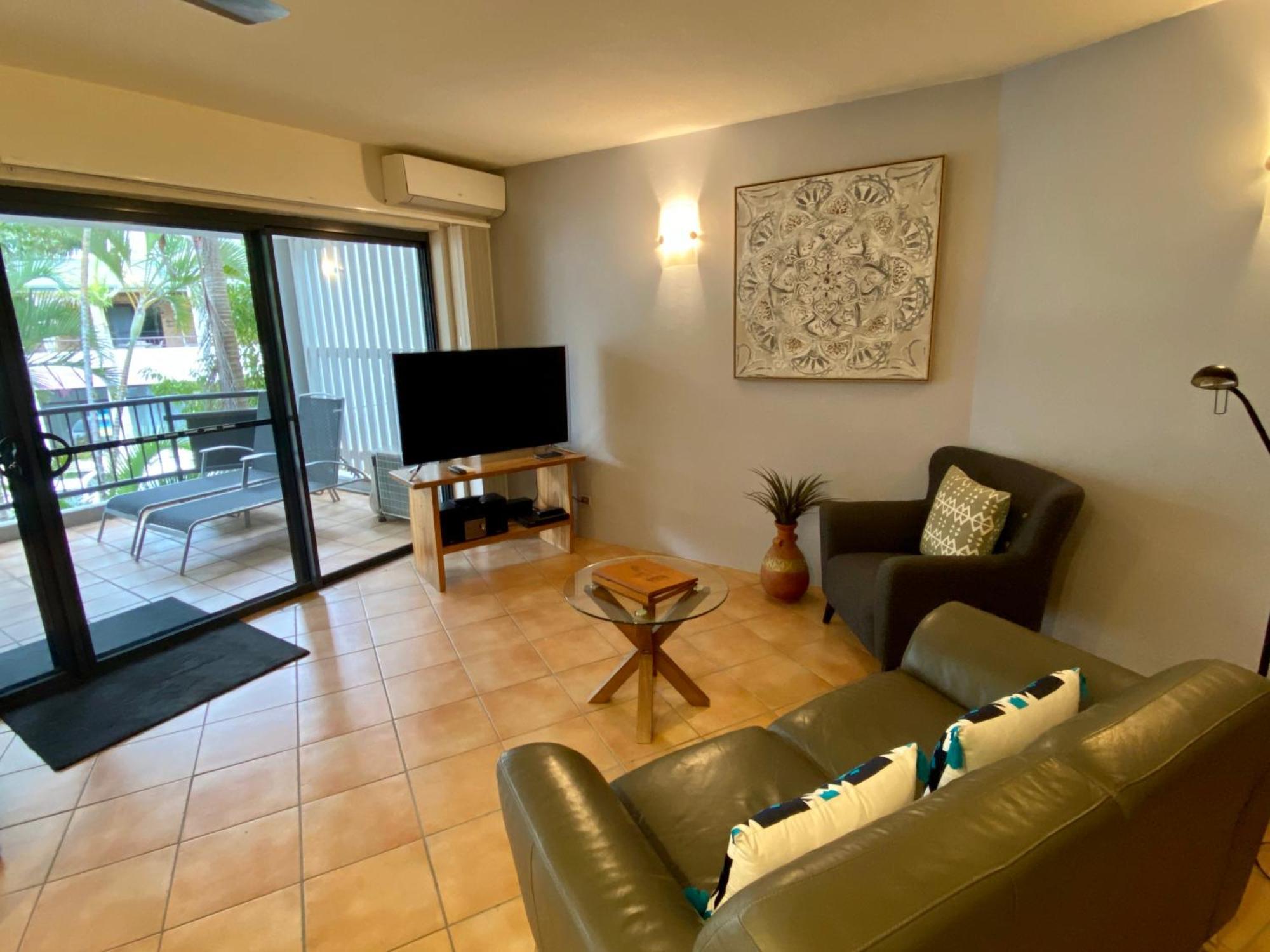 Byron Quarter Aparthotel 4*