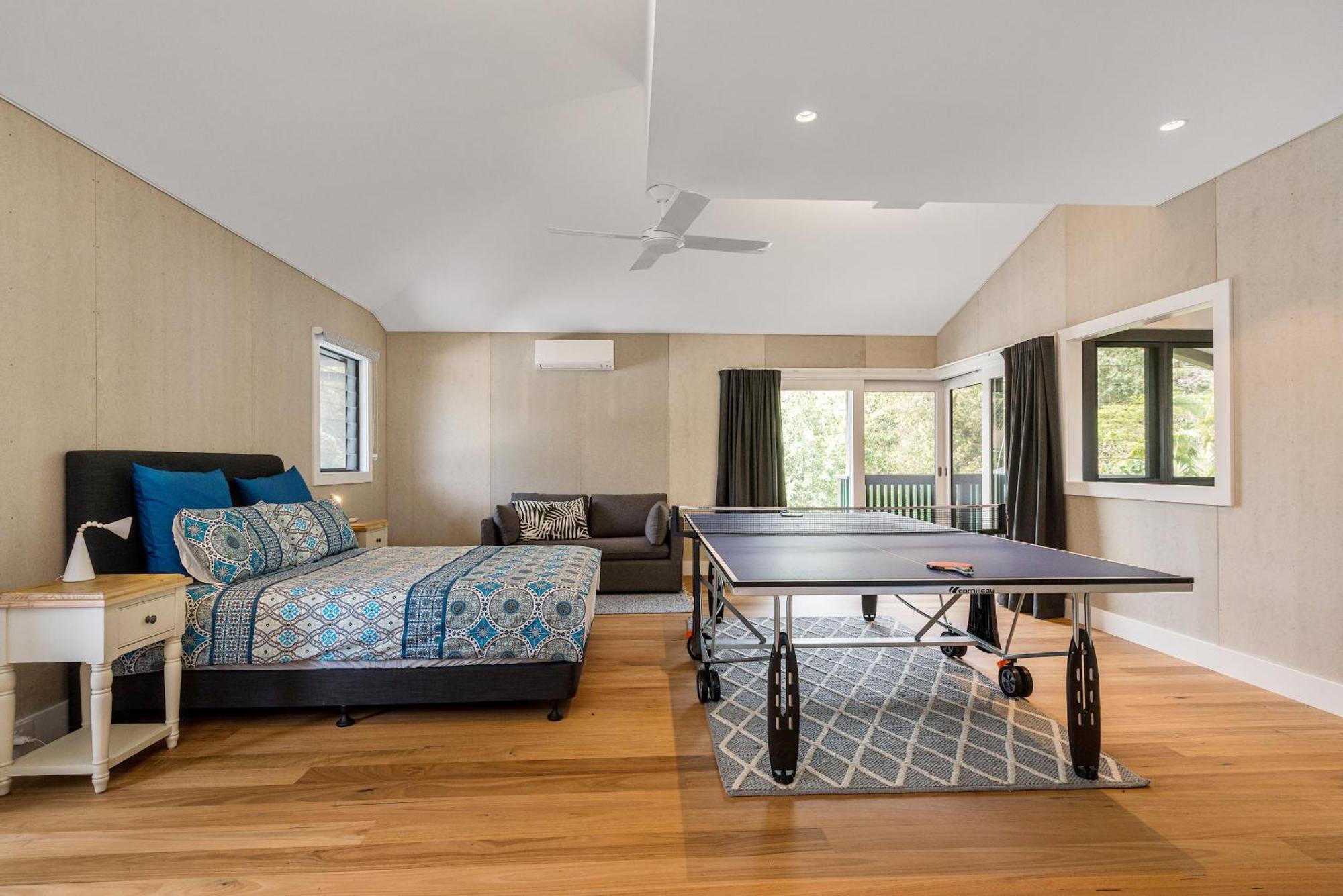 Belongil Laneway * Byron Bay