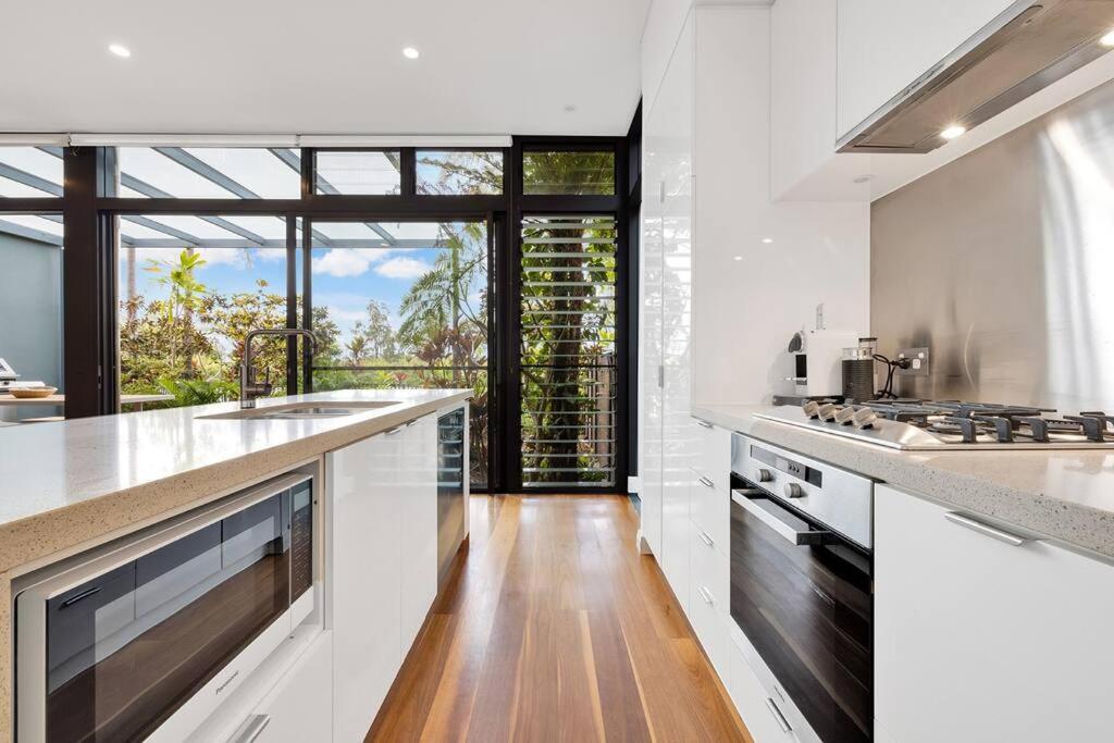 Fuller Holidays - Kiah 8 - Belongil Byron Town With Pool Apartment