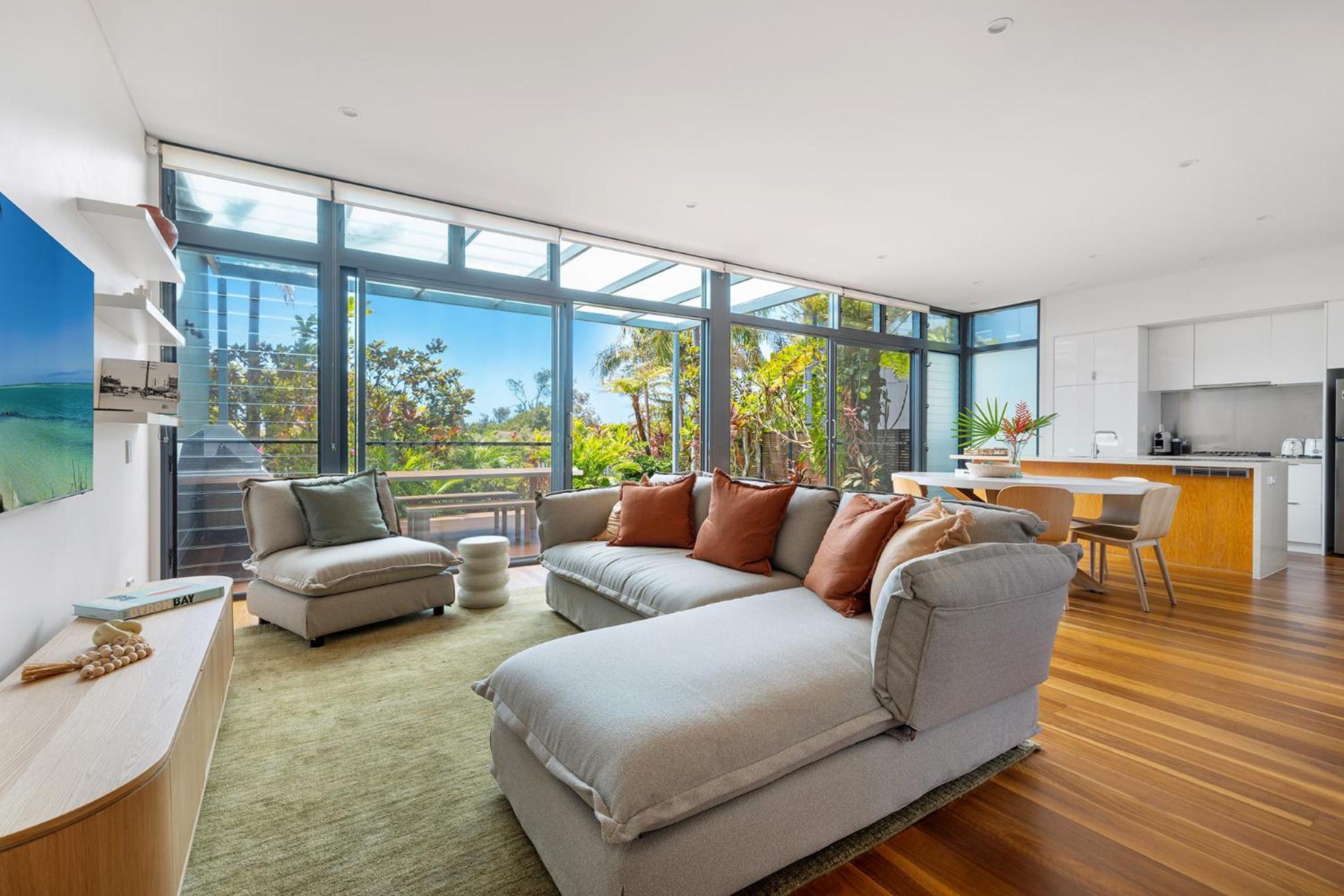 Fuller Holidays - Kiah 8 - Belongil Byron Town With Pool Apartment Byron Bay