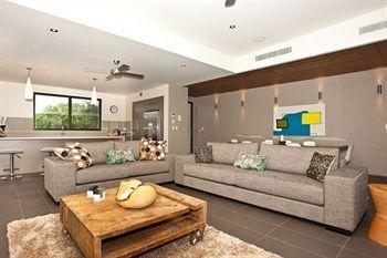 Byron Lux Villa