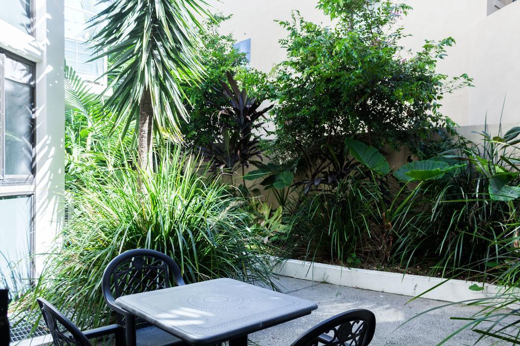 Bayview Beachfront Apartments, In Town Right On The