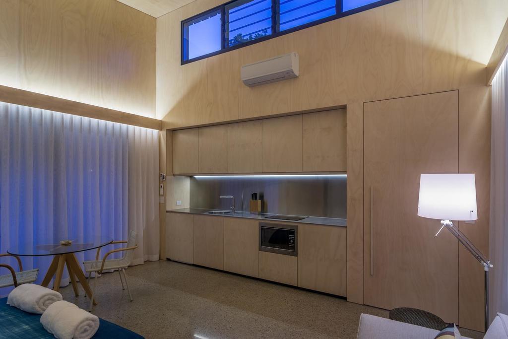 Buhwi Bira - Studio Byron Bay