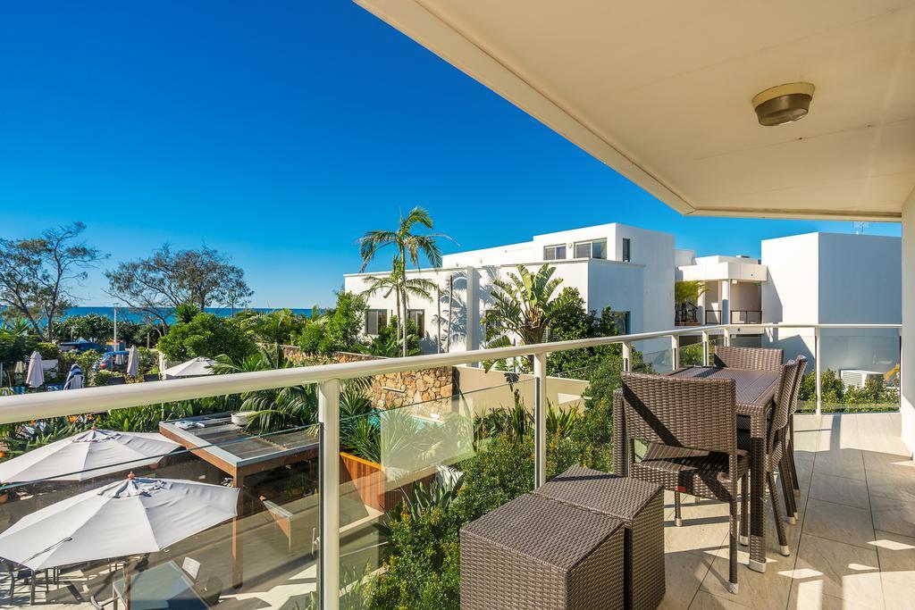 Aparthotel Bayview Beachfront Apartments, In Town Right On The