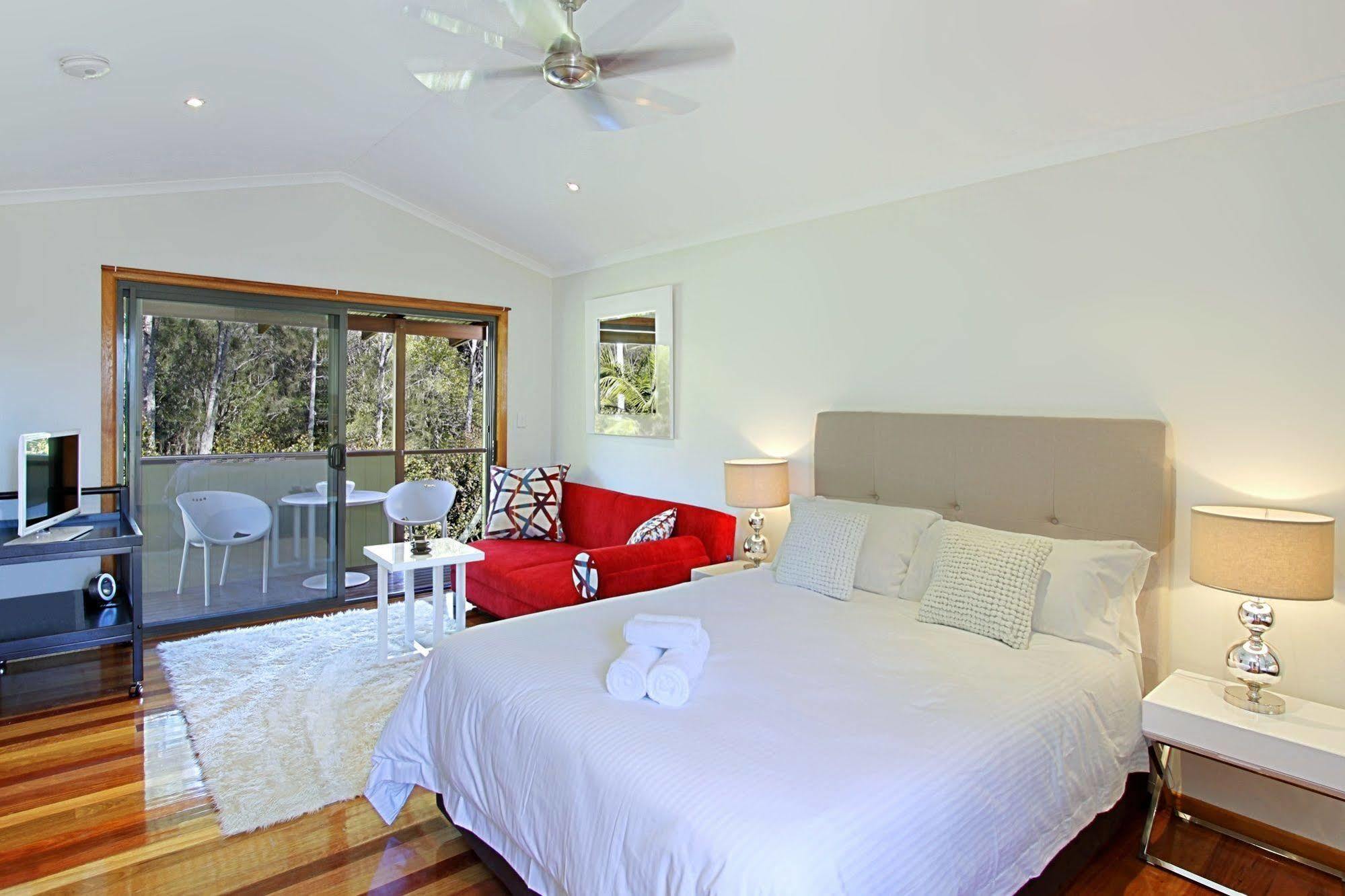 Blue Bliss House And Studios - A Perfect Stay Holiday home