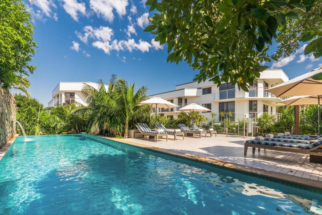 Bayview Beachfront Apartments, In Town Right On The 4*