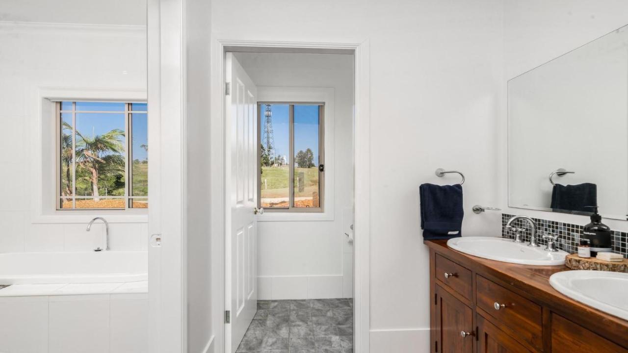 Your Luxury Escape - Byron Sunset Breeze Holiday home *