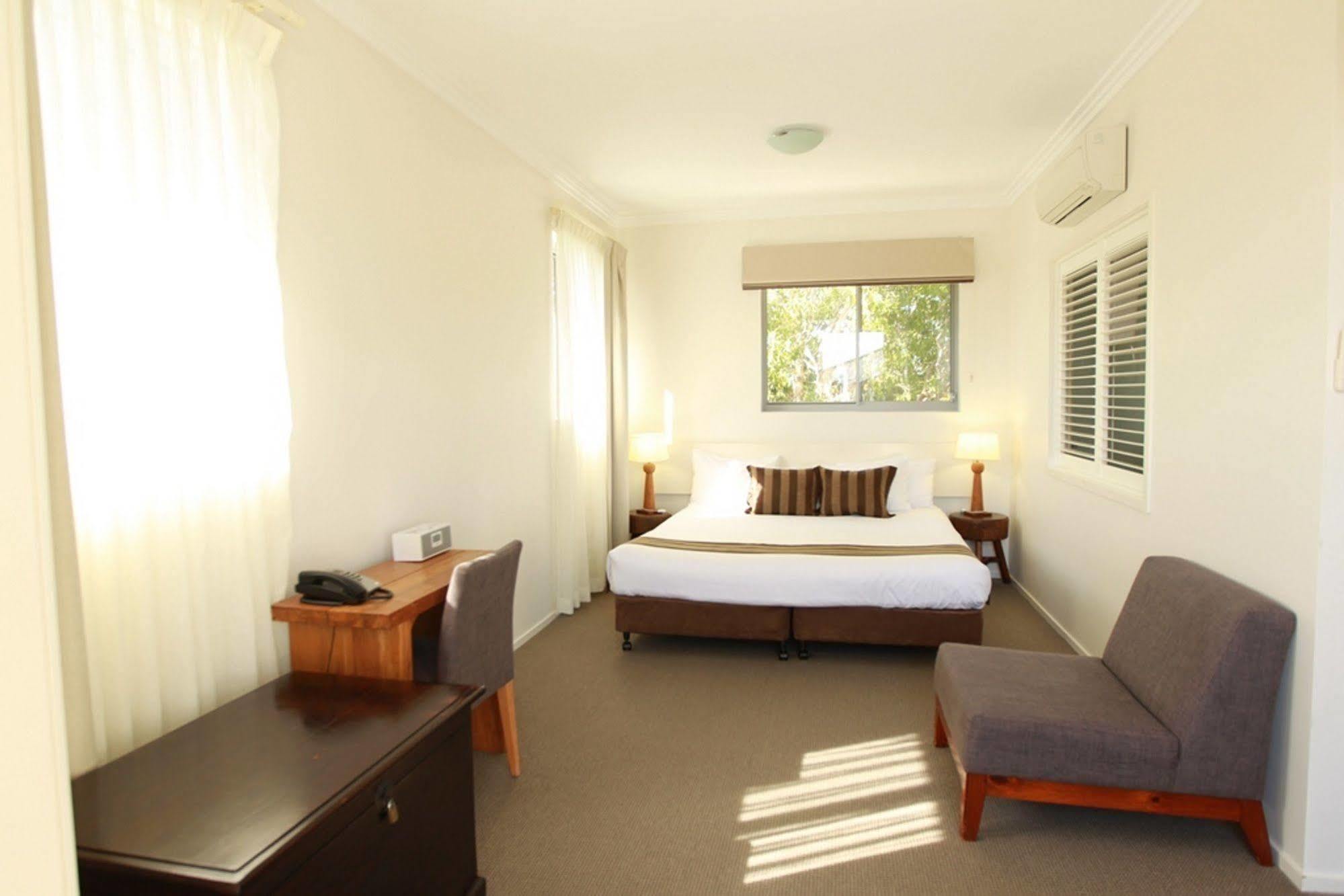 Aparthotel And 4*