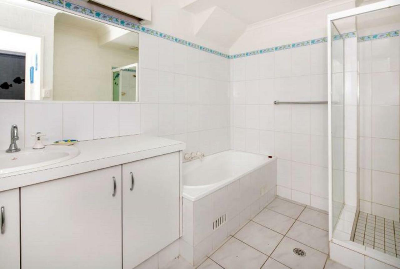 Kendall 5 - Belongil * Byron Bay