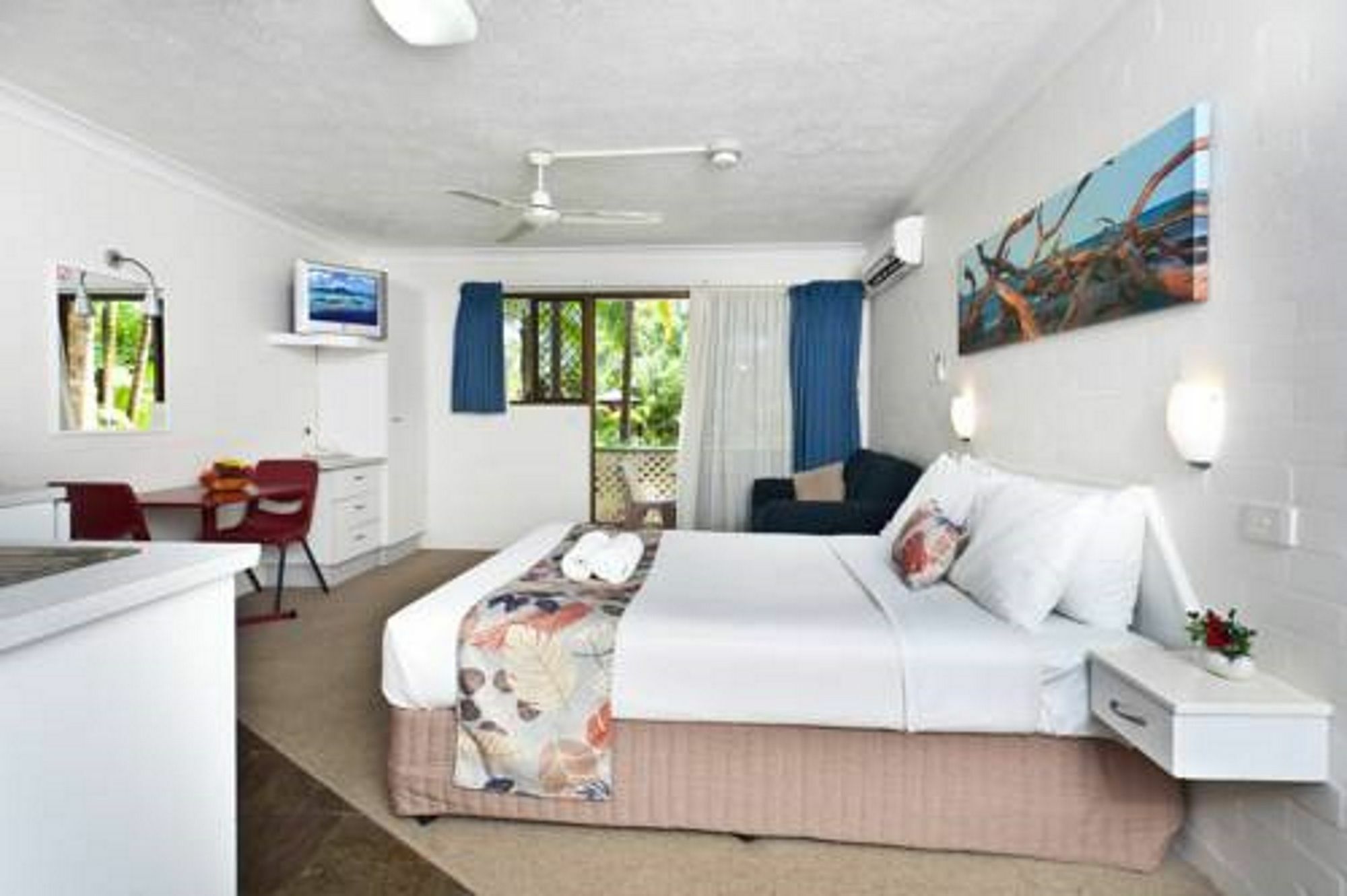 The Sunseeker, Byron Bay